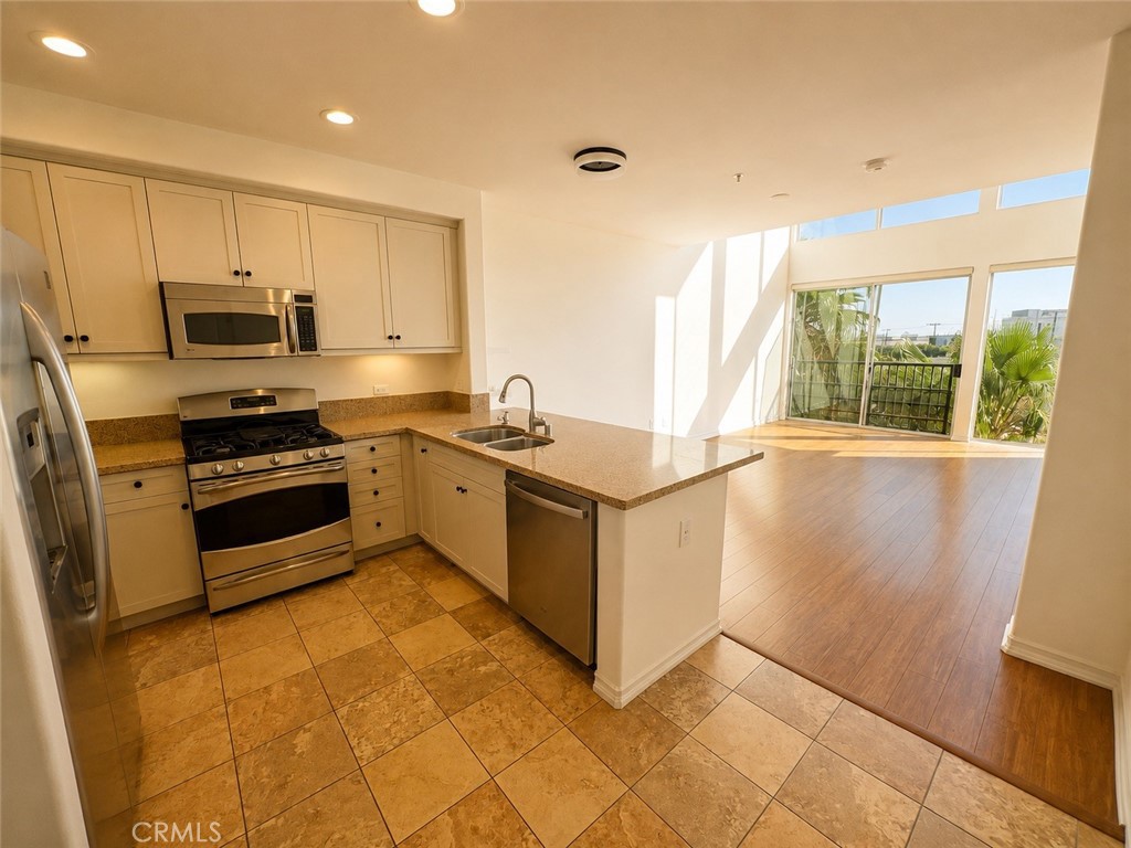 629 Traction 403 Property Photo 18