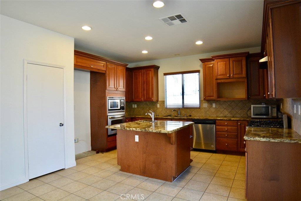 14234 Grayling Drive Property Photo 9