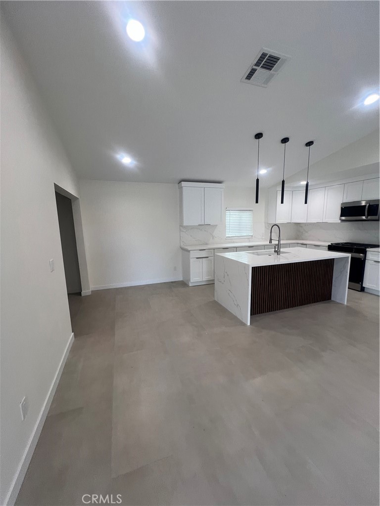 68135 Peladora Property Photo 1