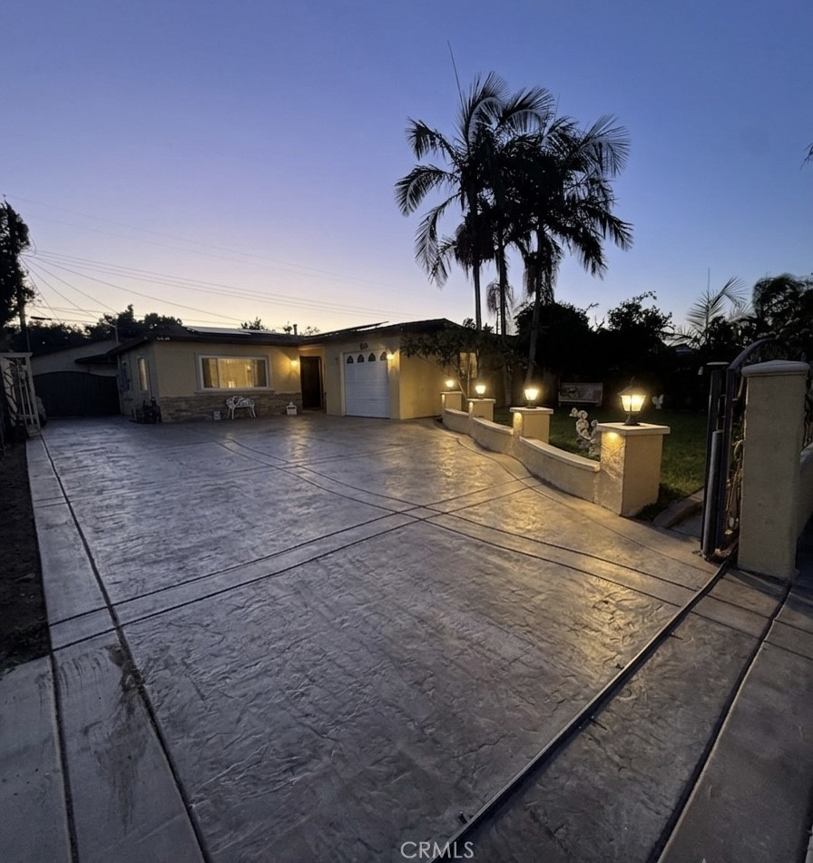 1724 S Monterey Property Photo 1
