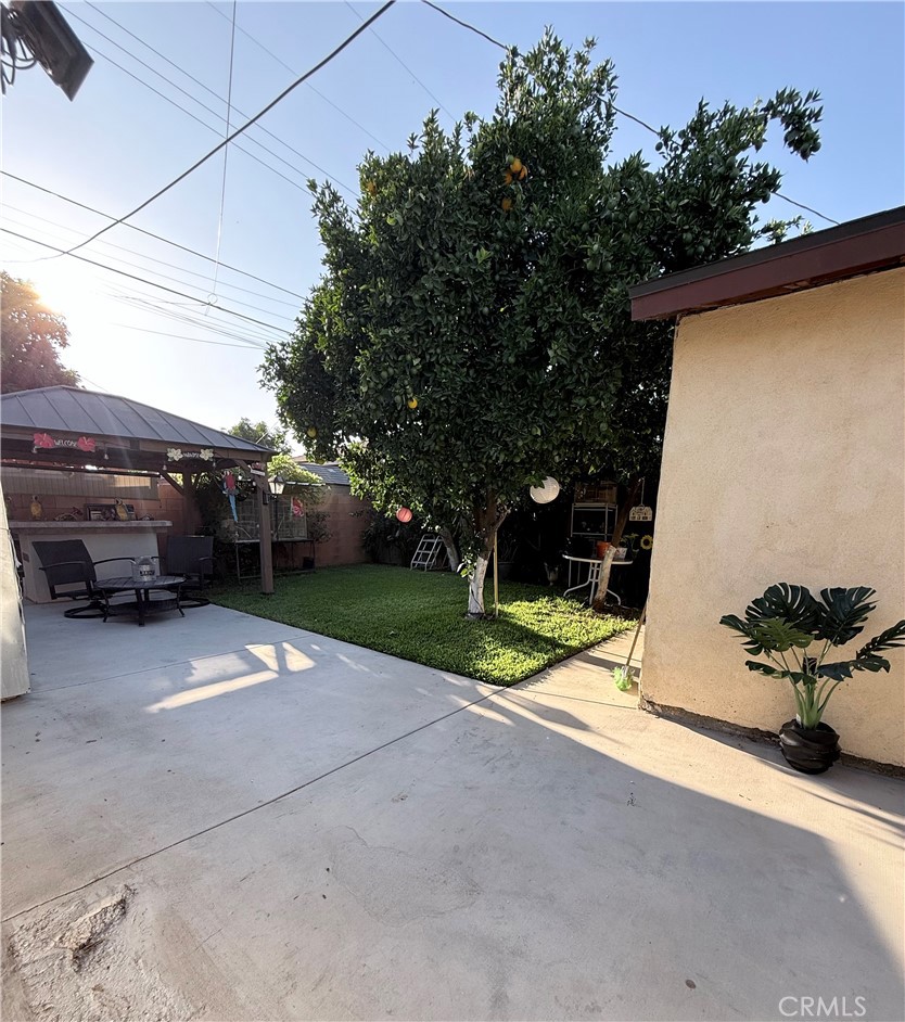 1724 S Monterey Property Photo 9