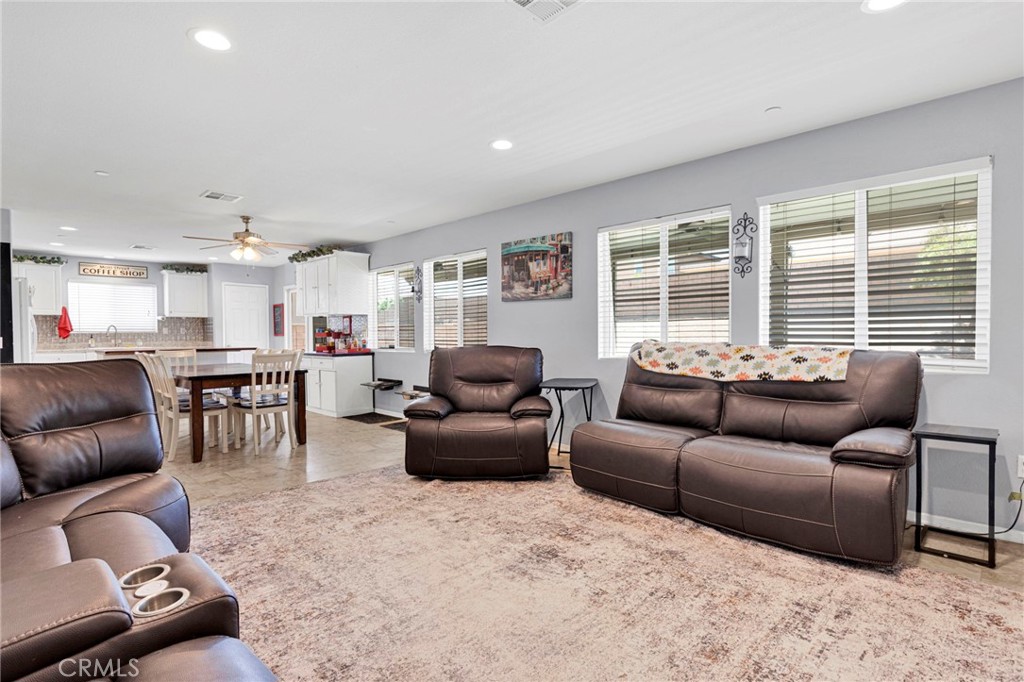 11913 Andrews Place Property Photo 10