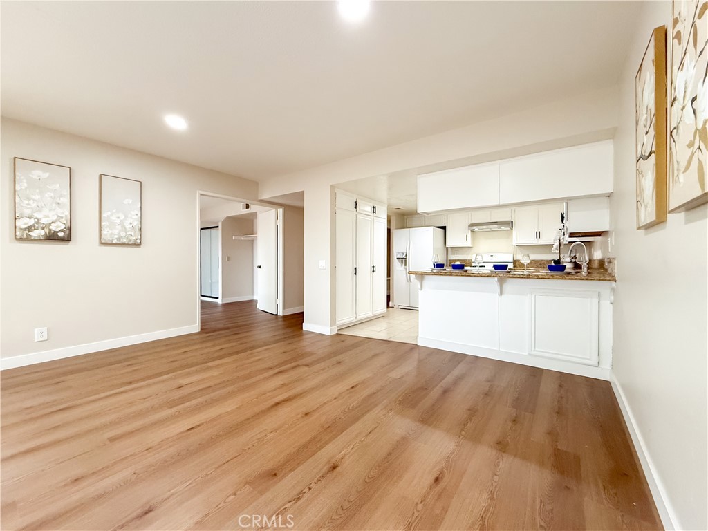 1034 E Romney Drive Property Photo 12