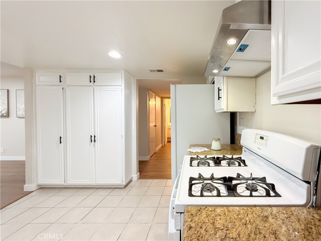 1034 E Romney Drive Property Photo 15