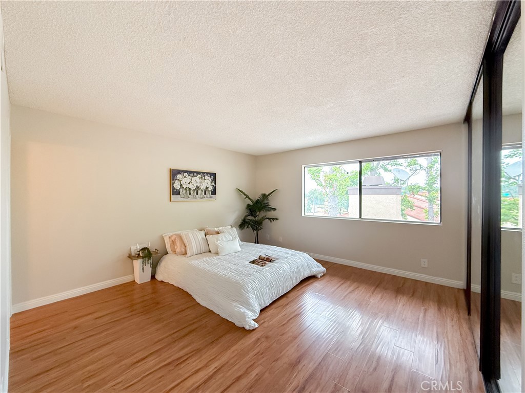1034 E Romney Drive Property Photo 23