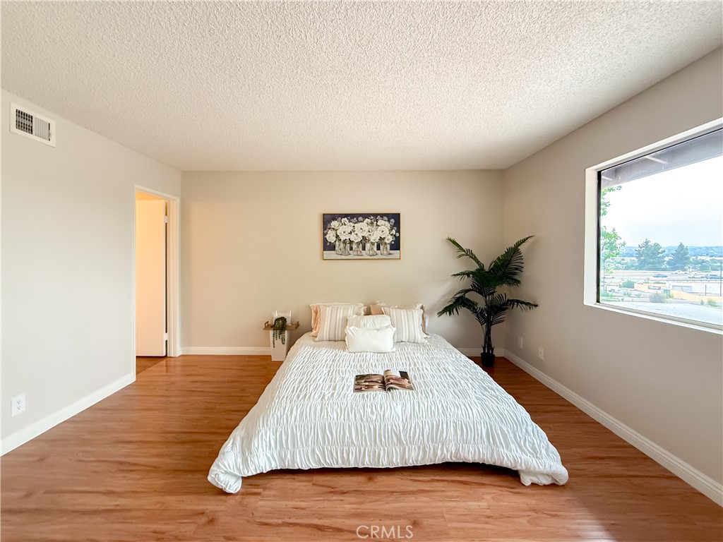 1034 E Romney Drive Property Photo 24