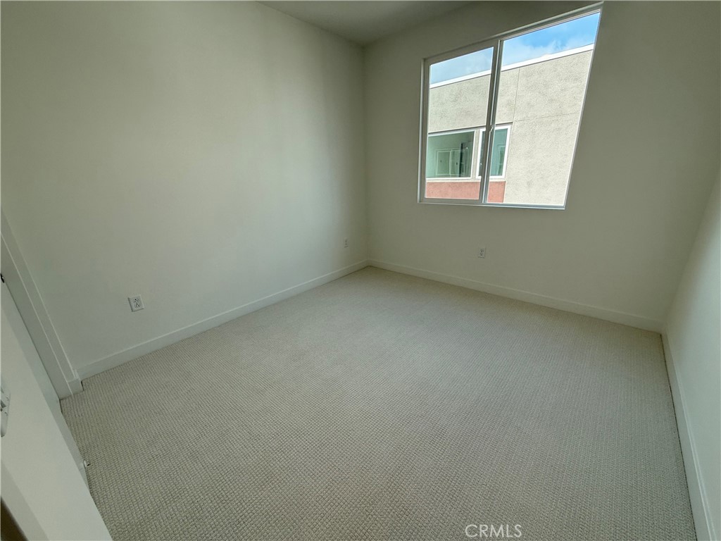 693 S Lyon Street Property Photo 22