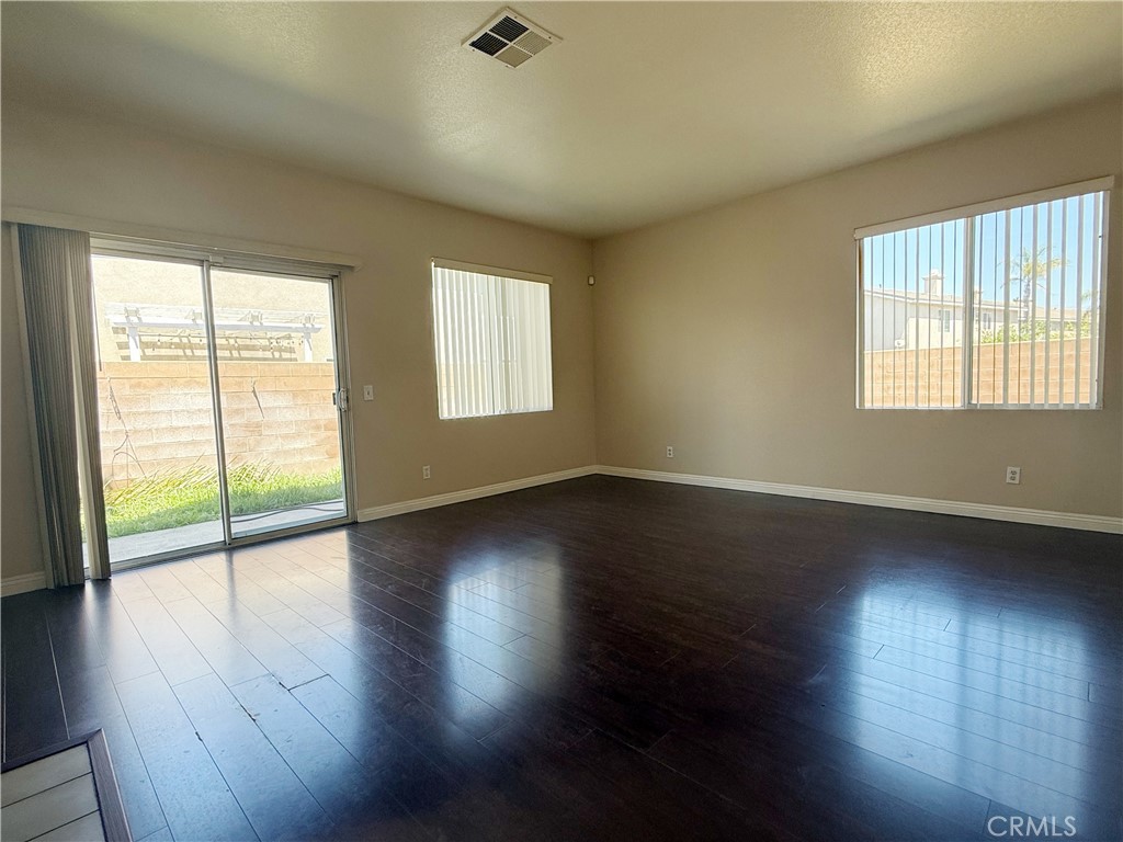 6569 Gladiola Property Photo 5