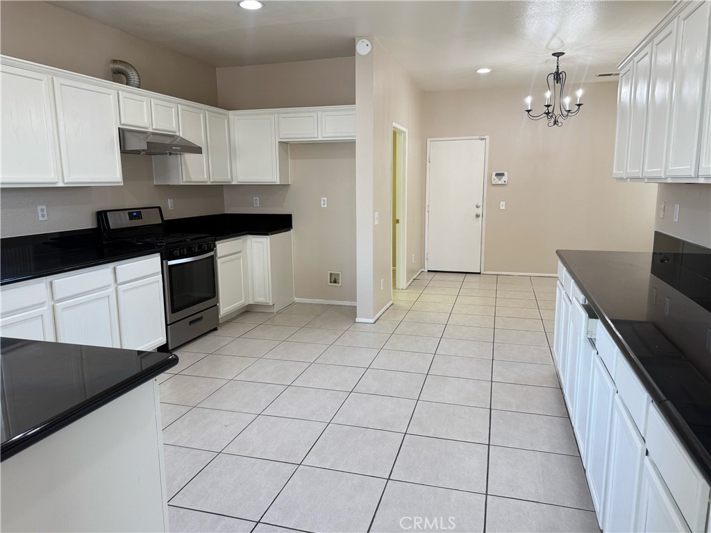 6569 Gladiola Property Photo 9