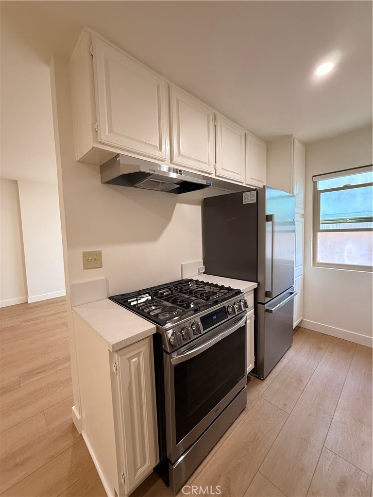 1651 Golden Gate 5 Property Photo 6