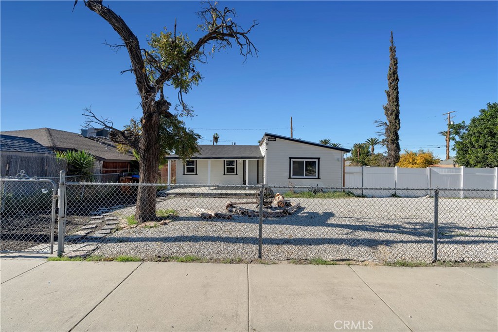 415 N Santa Fe Property Photo 1