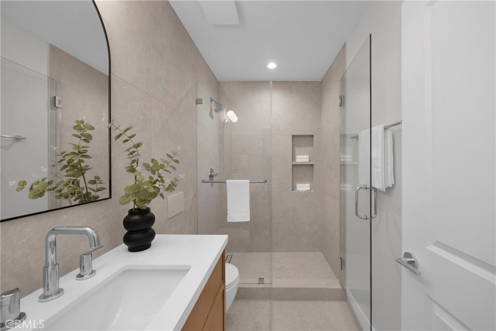 6053 Atoll Avenue Property Photo 17