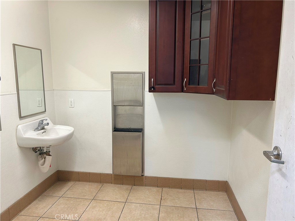 1458 W Holt Avenue B Property Photo 5