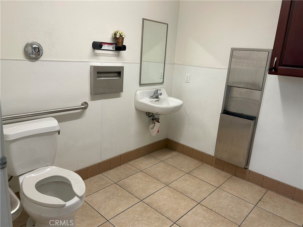 1458 W Holt Avenue B Property Photo 6