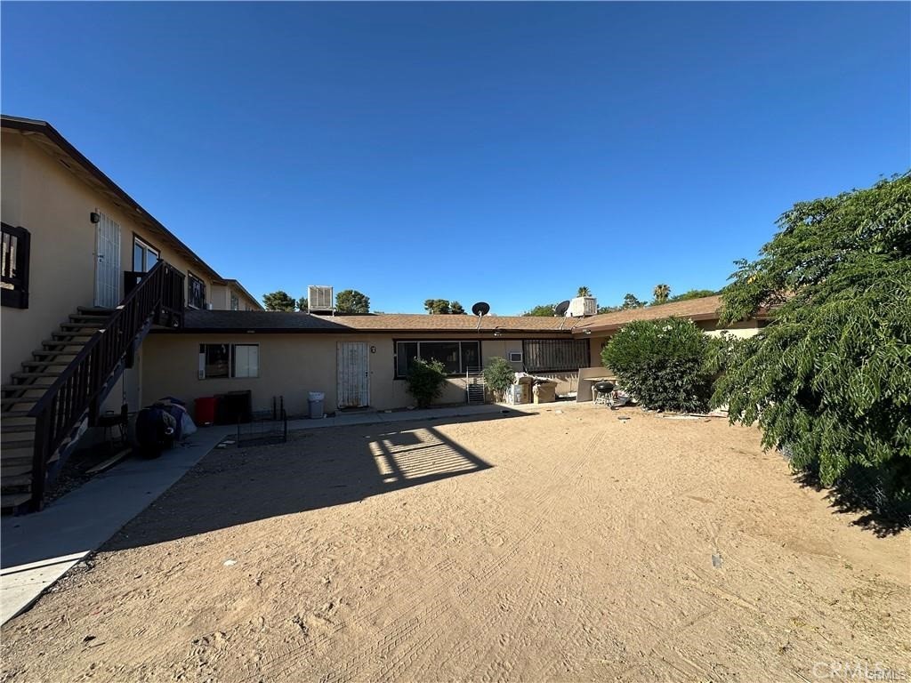 751 Upton Property Photo 3