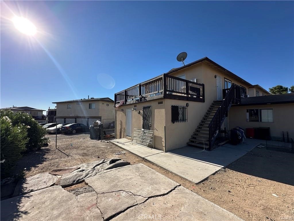 751 Upton Property Photo 4