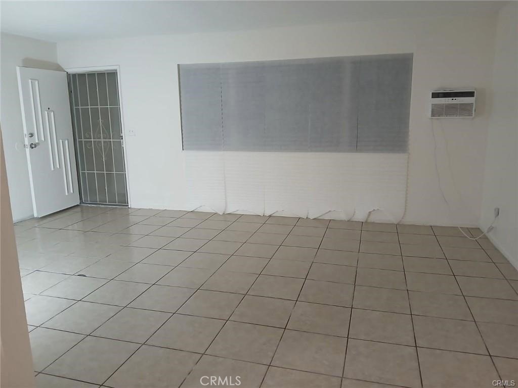 751 Upton Property Photo 6