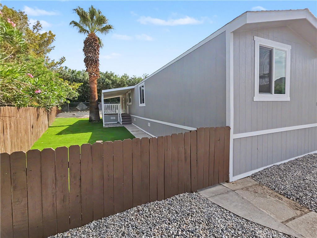 14 Yucca Lane Property Photo 3