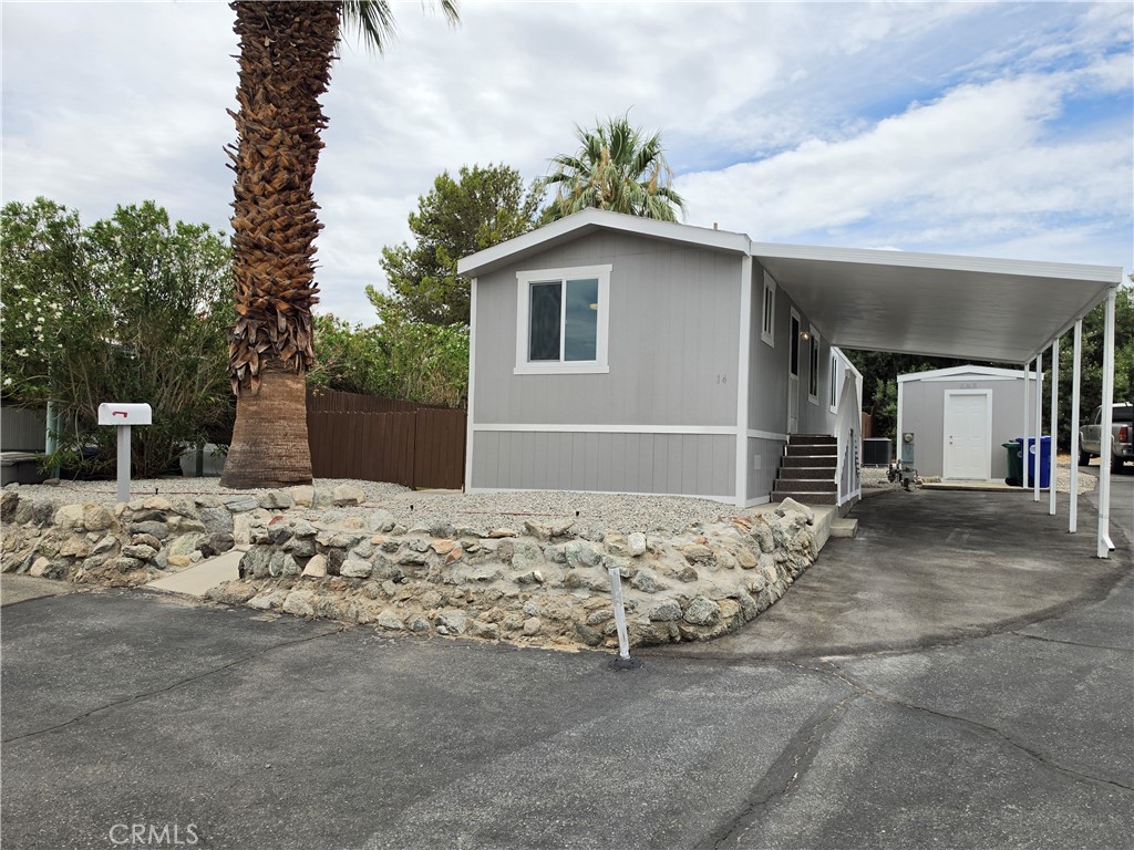 14 Yucca Lane Property Photo 4