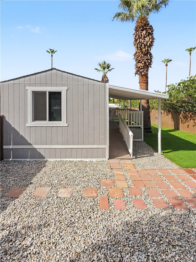 14 Yucca Lane Property Photo 6