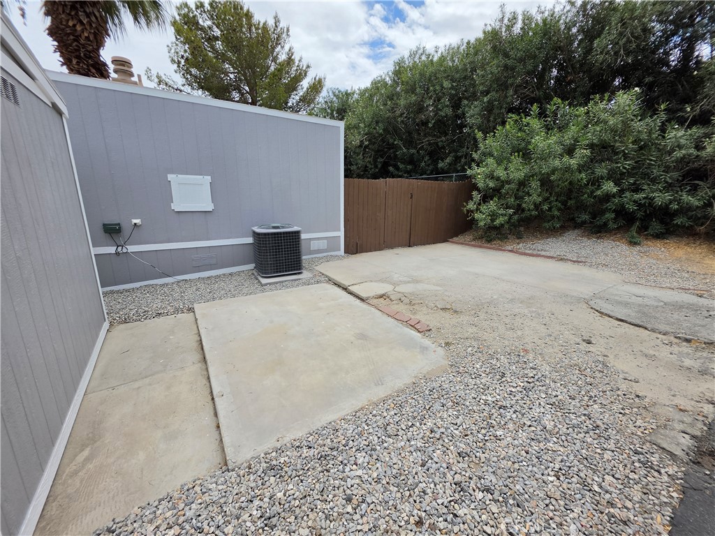 14 Yucca Lane Property Photo 7