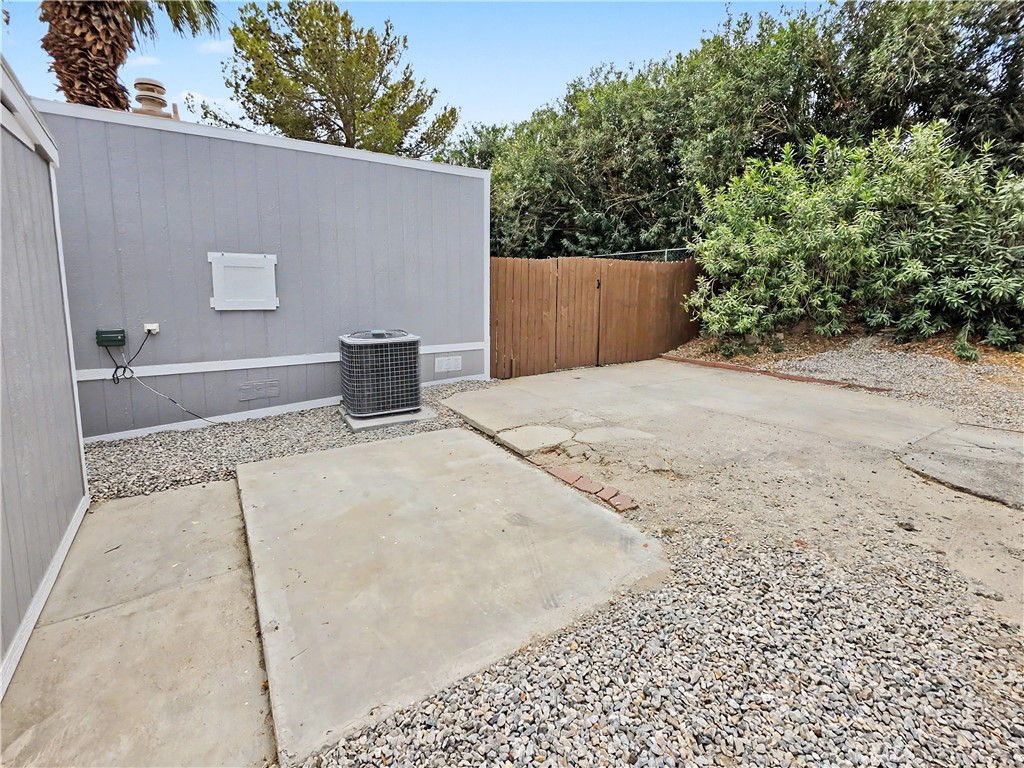 14 Yucca Lane Property Photo 7