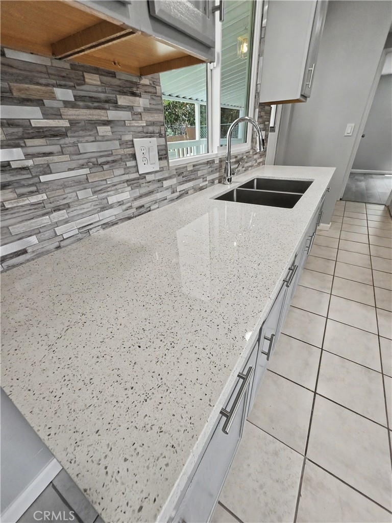 14 Yucca Lane Property Photo 12