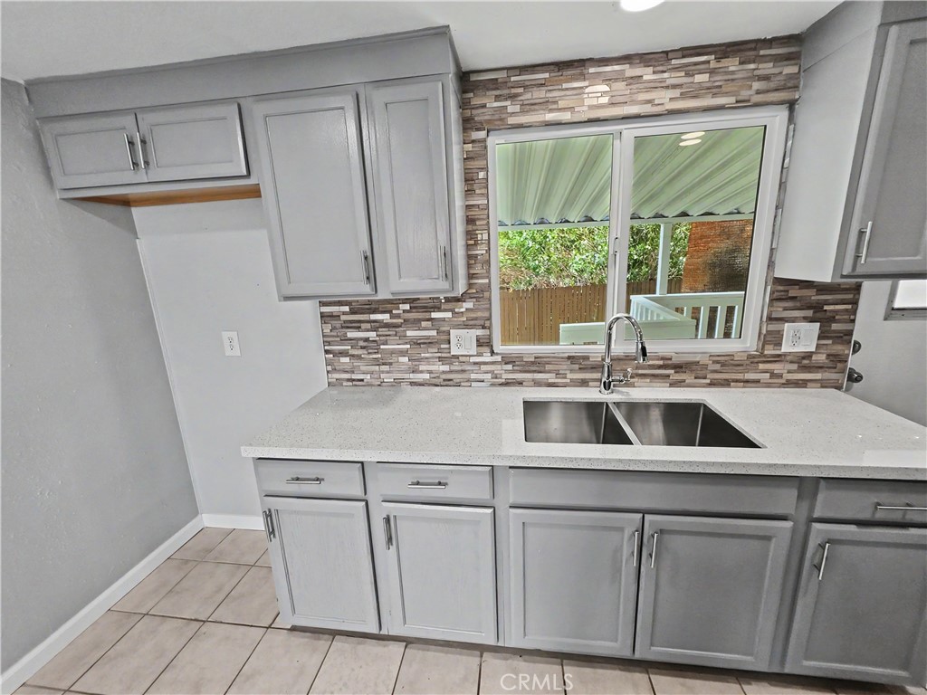 14 Yucca Lane Property Photo 13