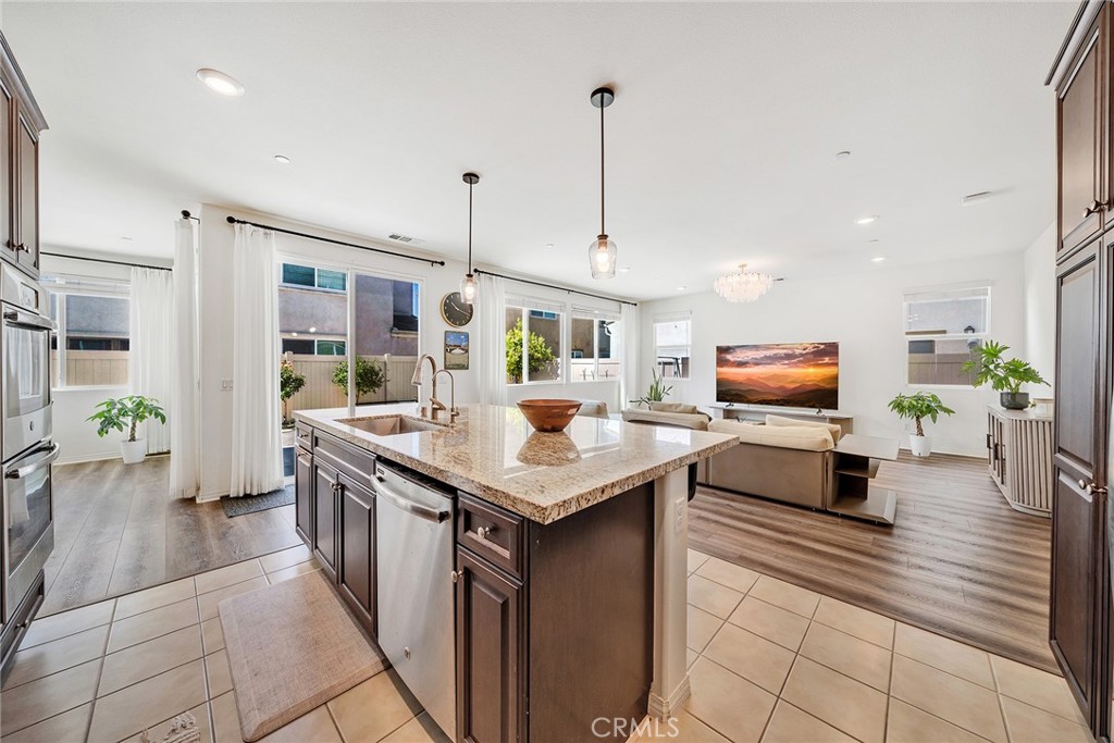 6999 La Rochelle Property Photo 14