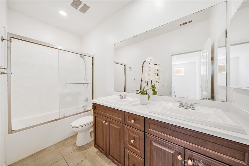 6999 La Rochelle Property Photo 35