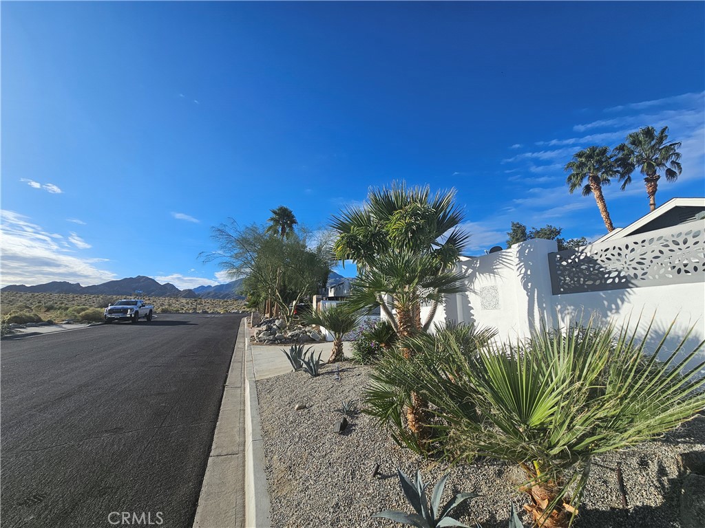 54925 Avenida Alvarado Property Photo 3
