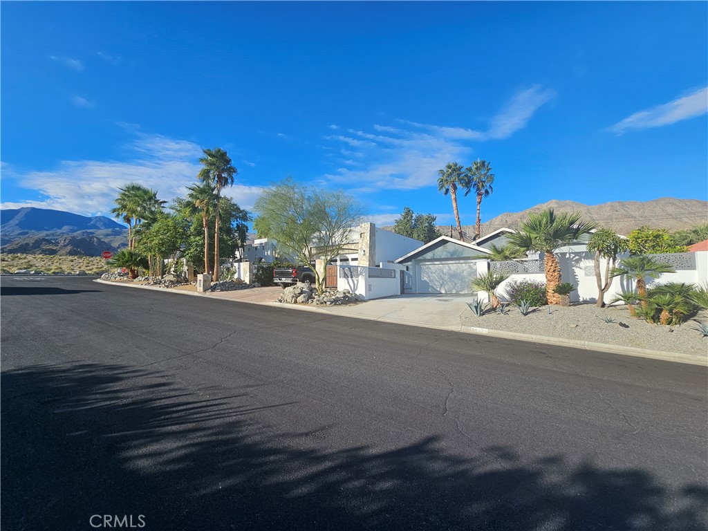 54925 Avenida Alvarado Property Photo 4