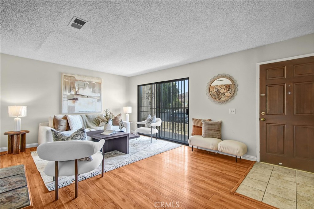 218 Avondale Avenue D Property Photo 4