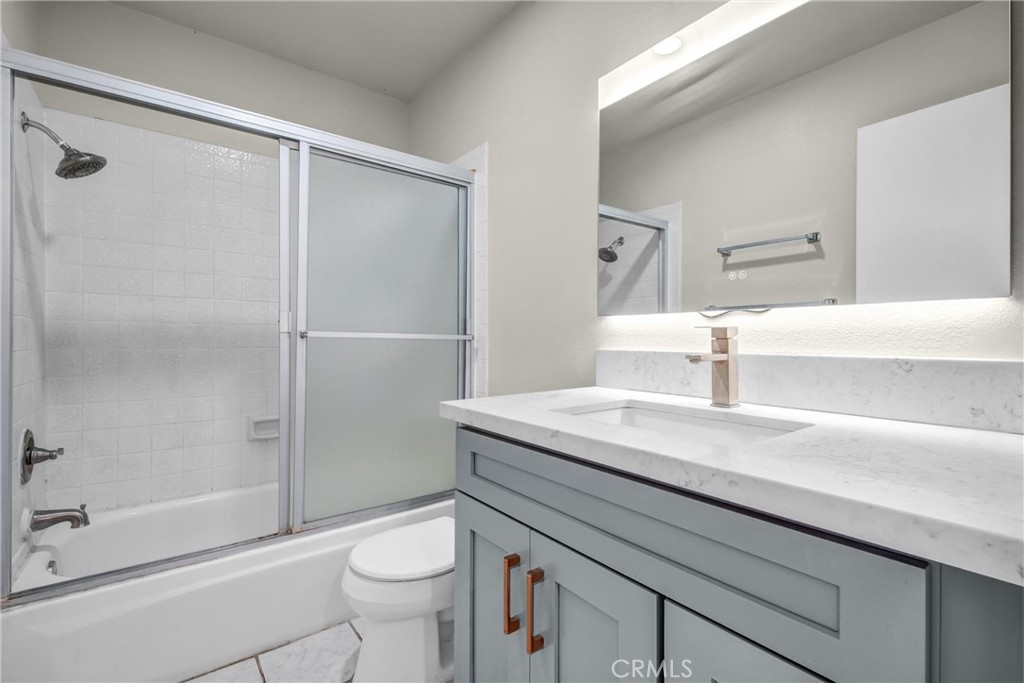 218 Avondale Avenue D Property Photo 15