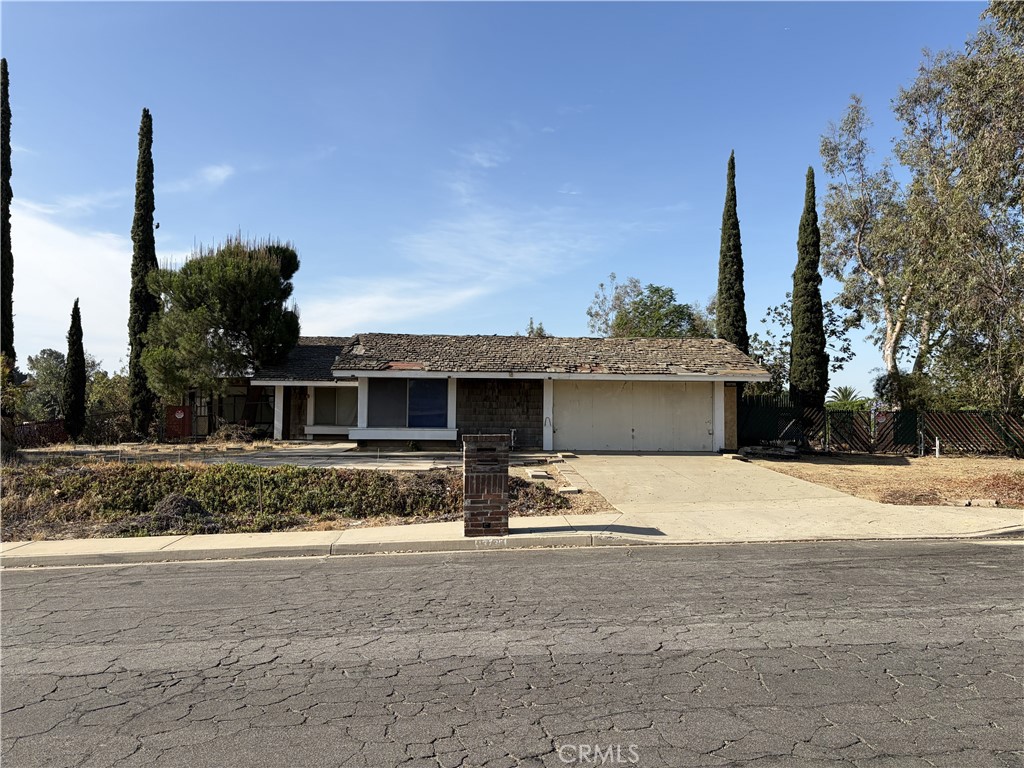 13735 Chaparral Property Photo 2