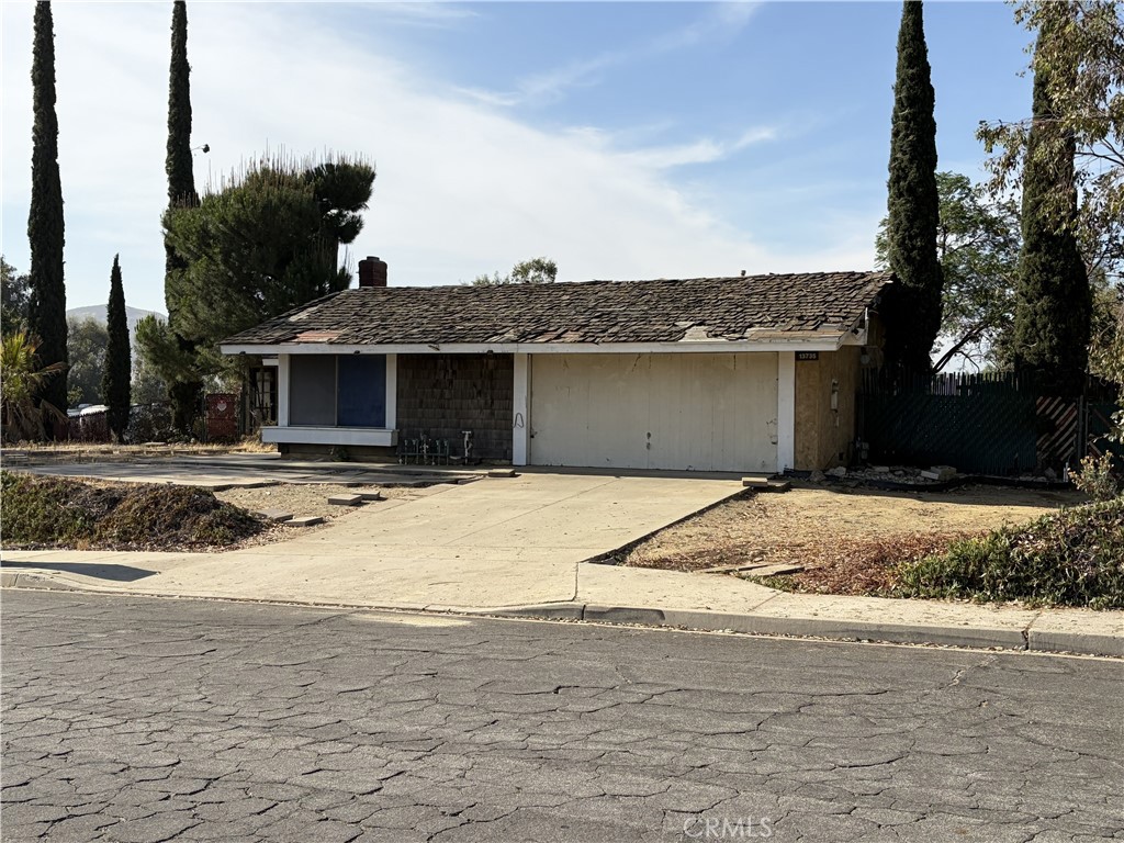 13735 Chaparral Property Photo 3