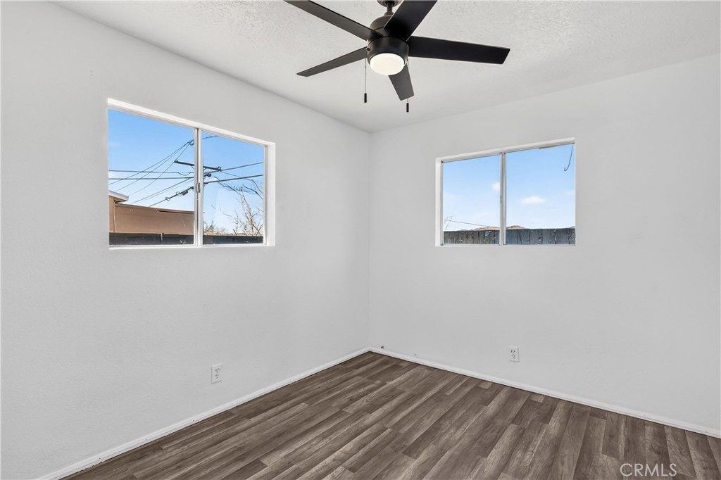 813 E Fredricks Street Property Photo 9