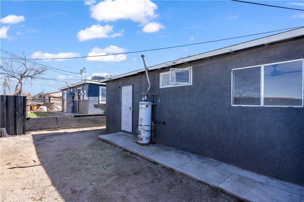 813 E Fredricks Street Property Photo 12