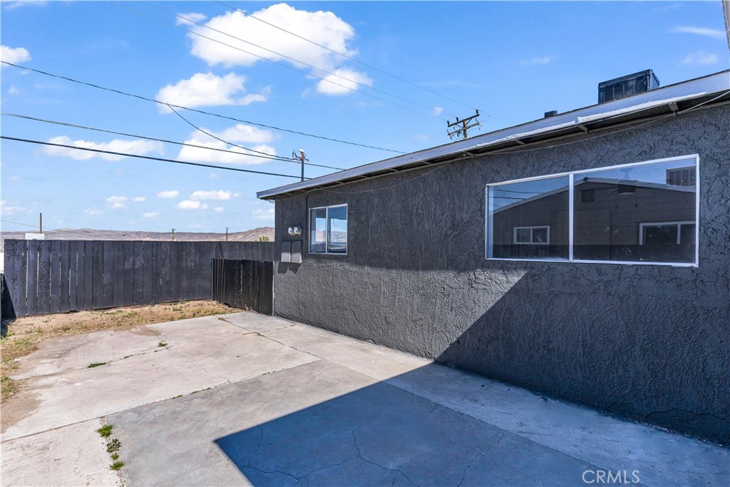 813 E Fredricks Street Property Photo 13