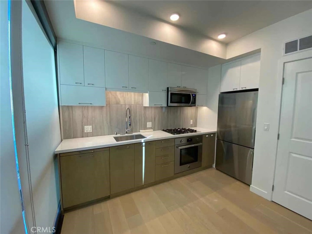 400 S Broadway 505 Property Photo 4