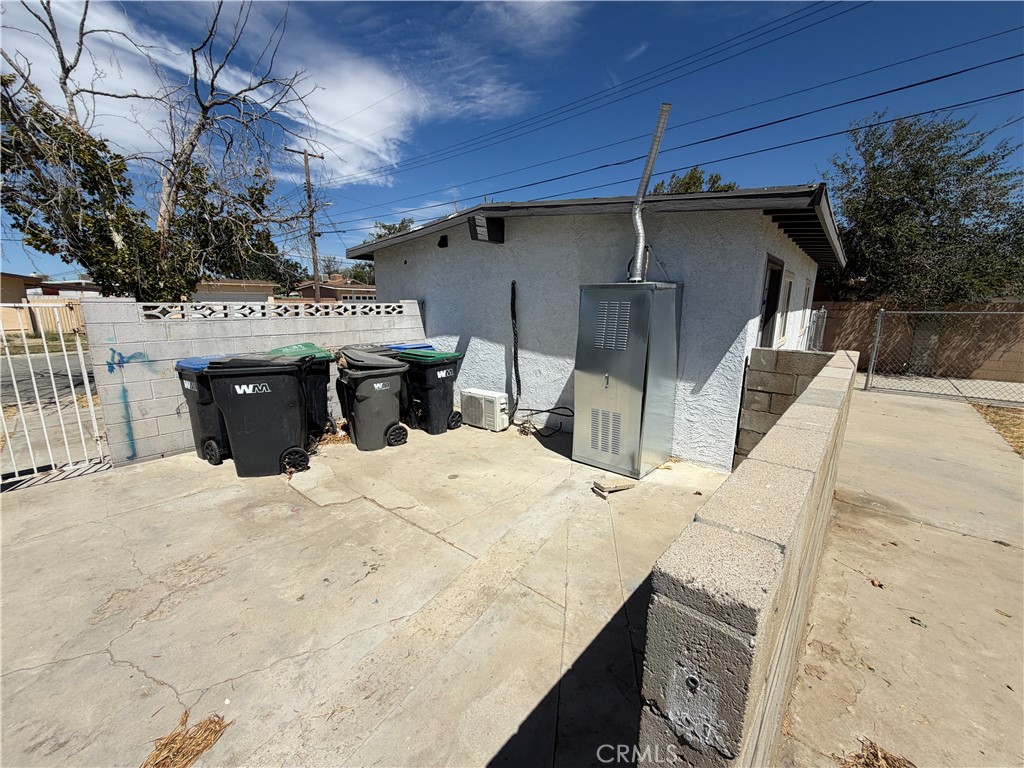 1047 W Avenue H6 Property Photo 17