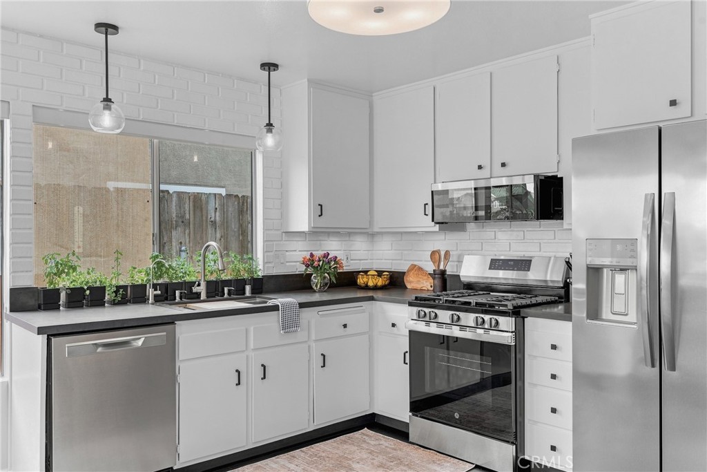 7946 Aqua Mansa Road Property Photo 16
