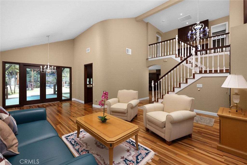 21111 Valleyview Drive Property Photo 6