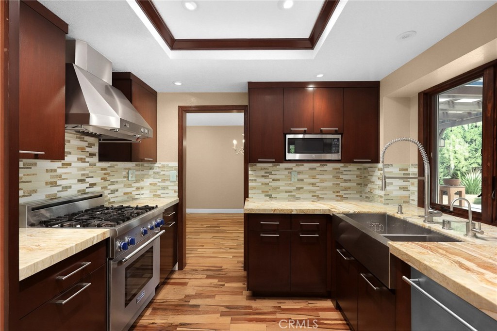21111 Valleyview Drive Property Photo 10