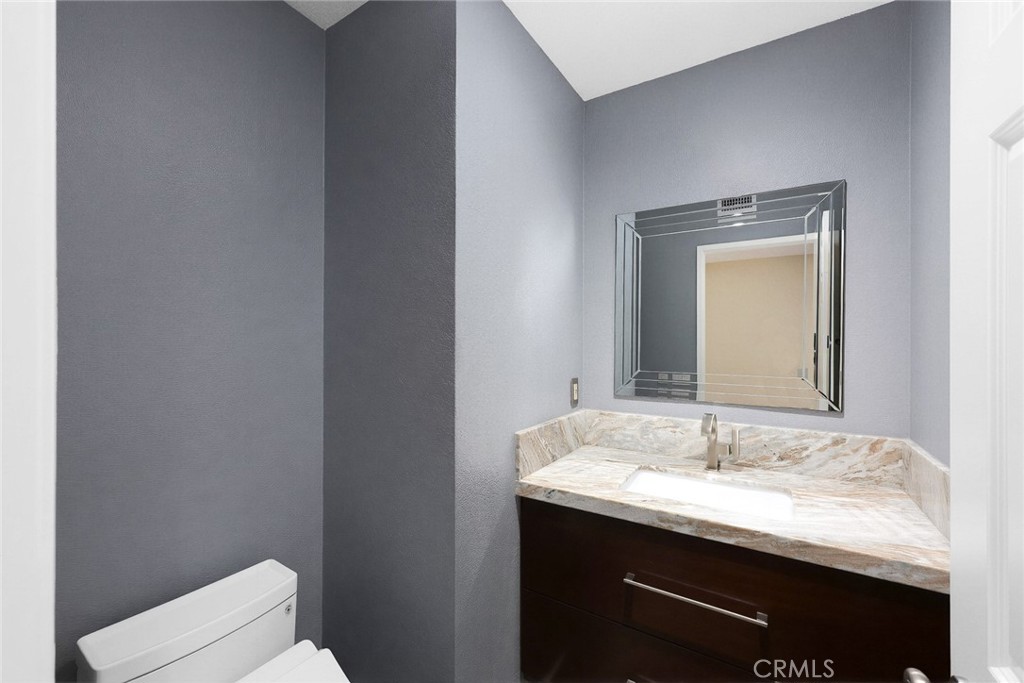 21111 Valleyview Drive Property Photo 15