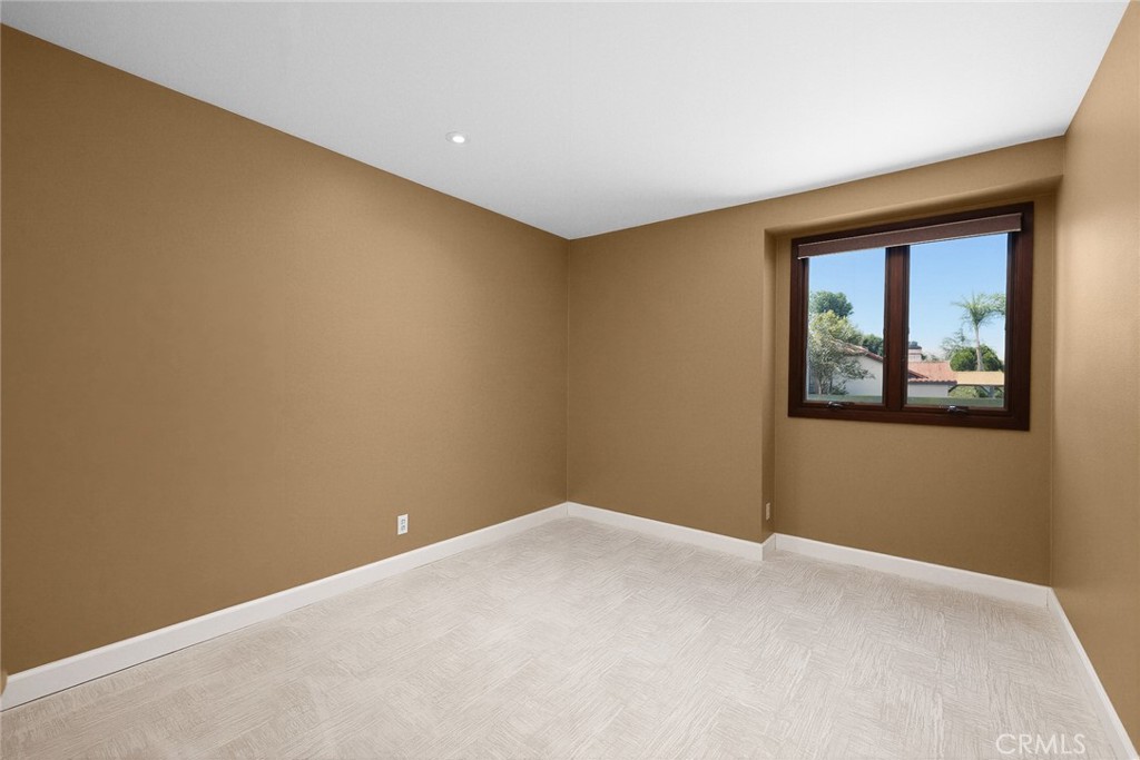 21111 Valleyview Drive Property Photo 27