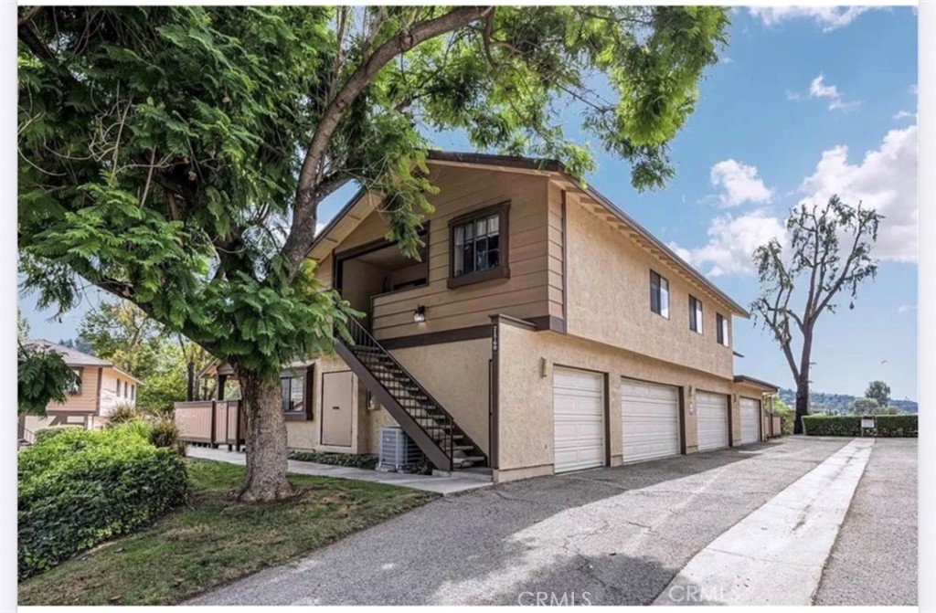 21760 Laurelrim Dr Unit A Property Photo 2