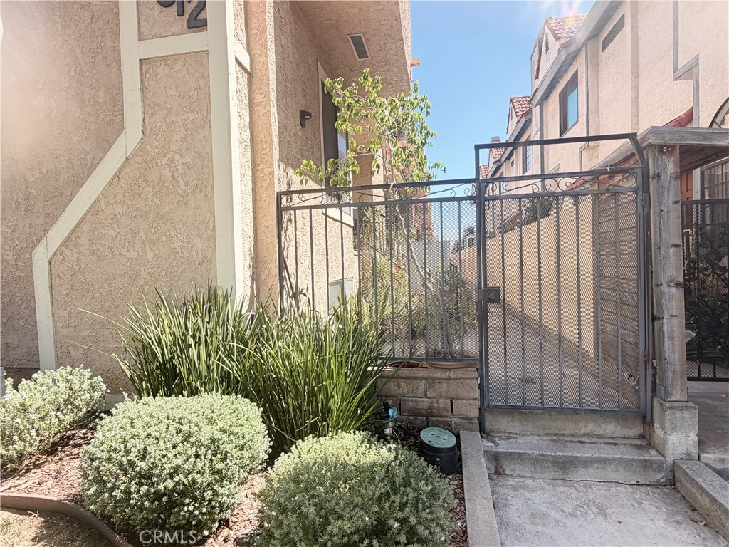 2612 W Grand Avenue C Property Photo 4