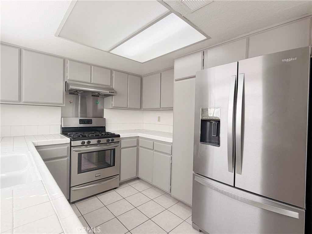 2612 W Grand Avenue C Property Photo 10