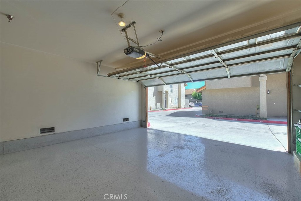 353 E Phillips Property Photo 28